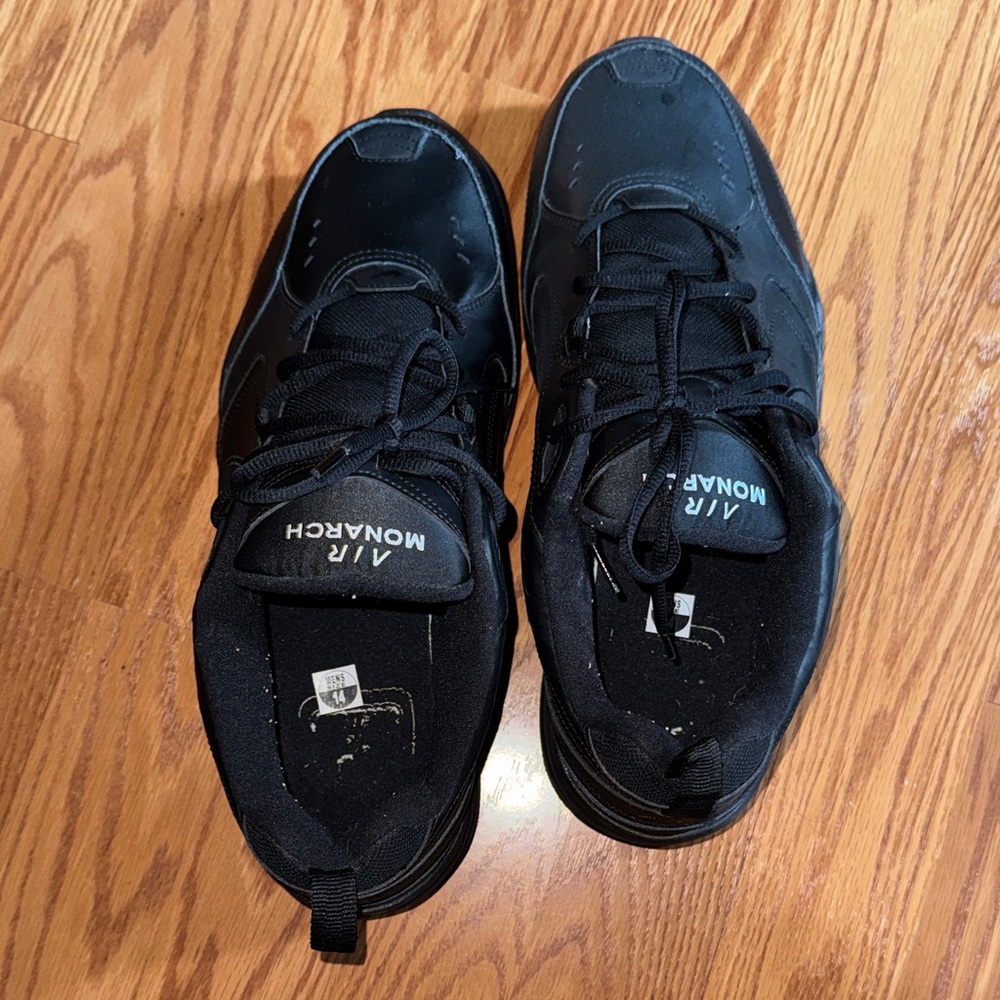 Men's Nike Monarch  Shoes